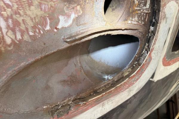 Rimozione ossidazioni e abrasione per garantire adesione.